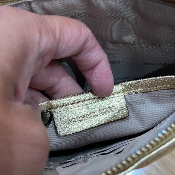 Michael Kors medium Panel Quilted pouch wristlet gold zip top - Picture 7 of 9